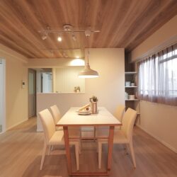 リフォーム済みの広々とした17.5帖♪｜◆◆お問い合わせ・ご見学 窓口◆◆ 0120-664-188 (通話無料) ファイナルエステート居間