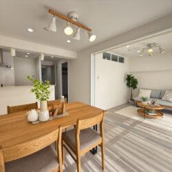 隣の部屋と繋げると14.5帖の広々空間♪◆◆お問い合わせ・ご見学 窓口◆◆ 0120-664-188 (通話無料) ファイナルエステート居間